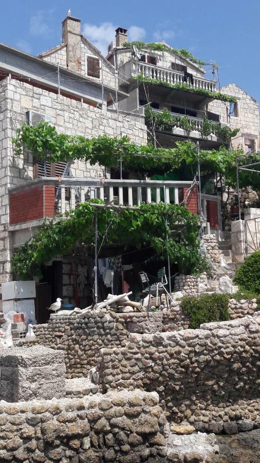 Anka'S Beach Komiza Exterior photo